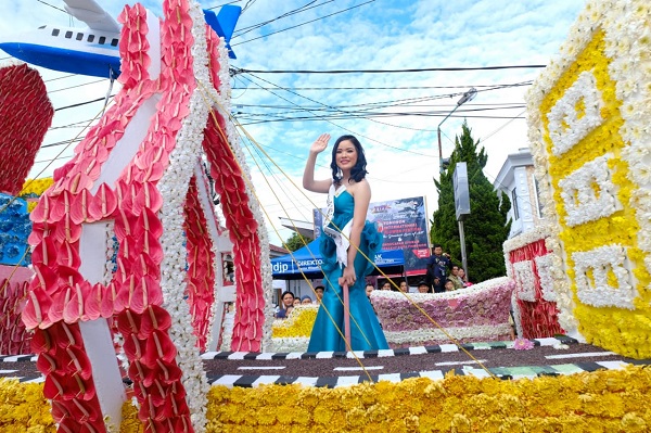Peserta Tomohon International Flower Festival
