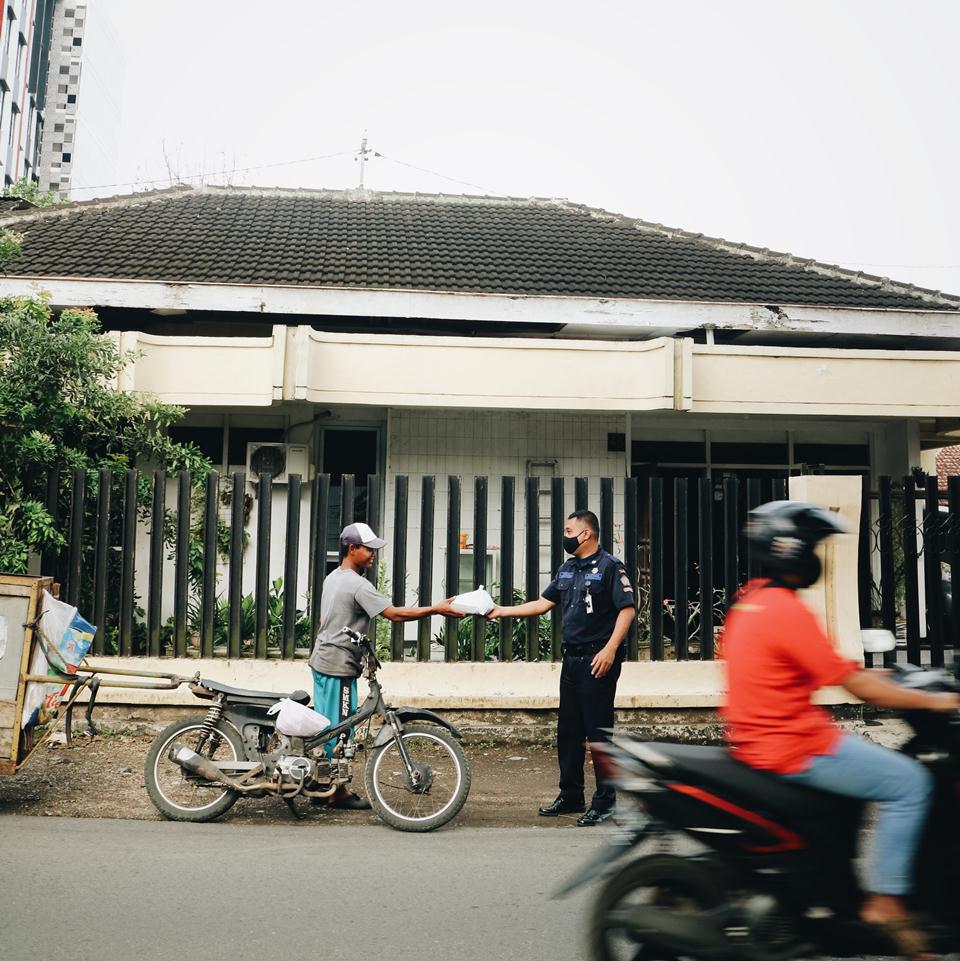 Direktur Penyuluhan, Pelayanan, dan Hubungan Masyarakat Hestu Yoga Saksama mendampingi Direktur Jenderal Pajak Suryo Utomo dalam Pertemuan Tahunan Tim Pelaksana Click Call Counter 2020.