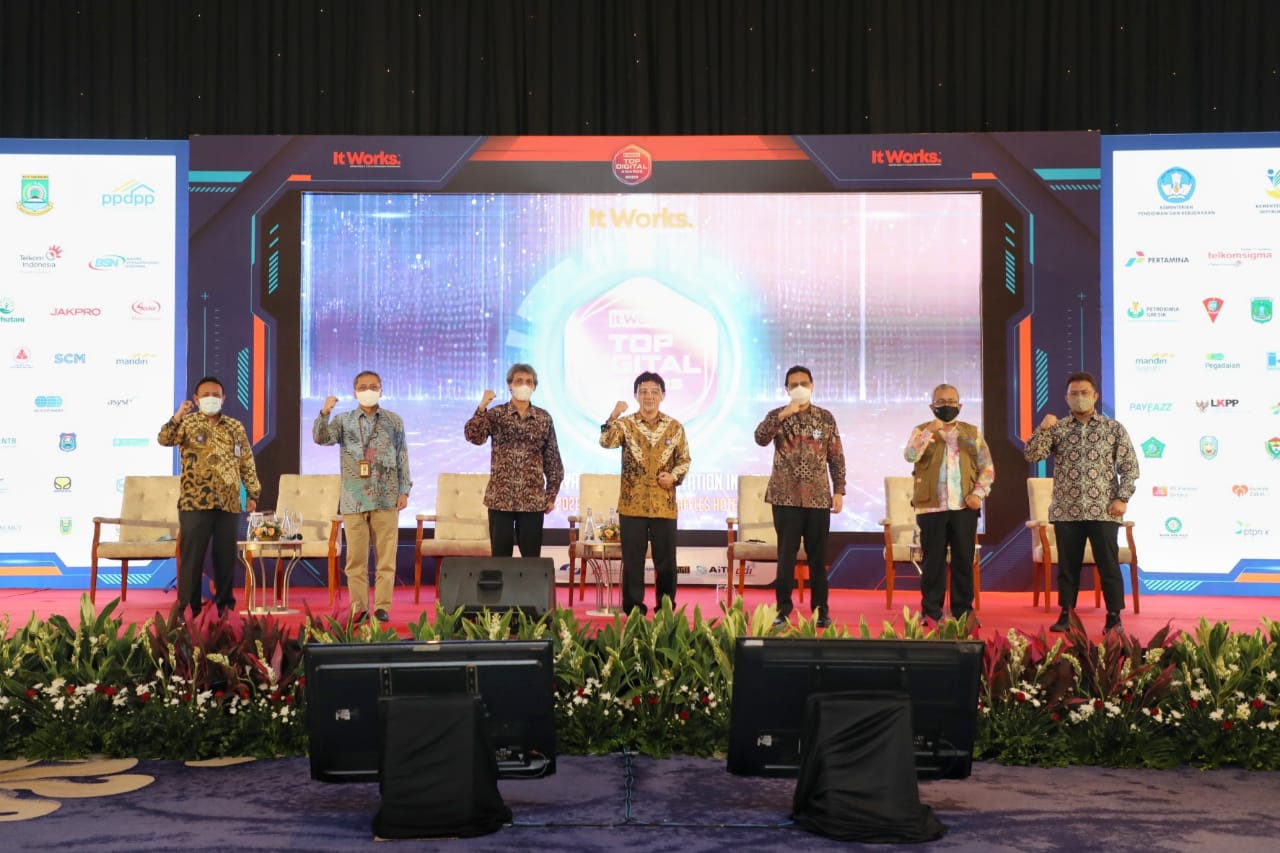 Dalam Top Digital Award 2020 di Jakarta, DJP didaulat menerima penghargaan Top Digital Implementation 2020 dan Top Leader on Digital Implementation 2020.
