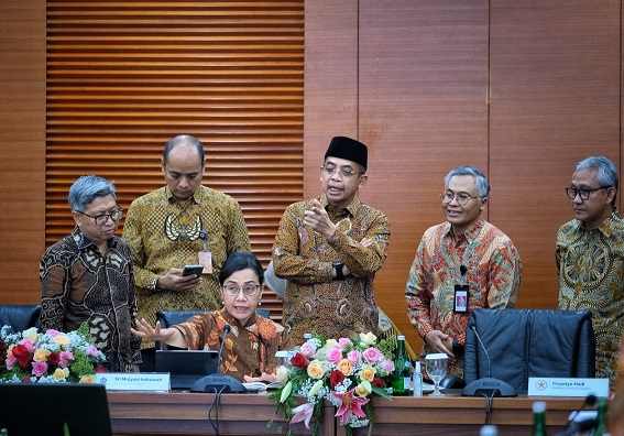 Menteri Keuangan dan jajaran menghadiri kegiatan Tutup Kas Akhir Tahun 2024 dan Peluncuran Coretax DJP
