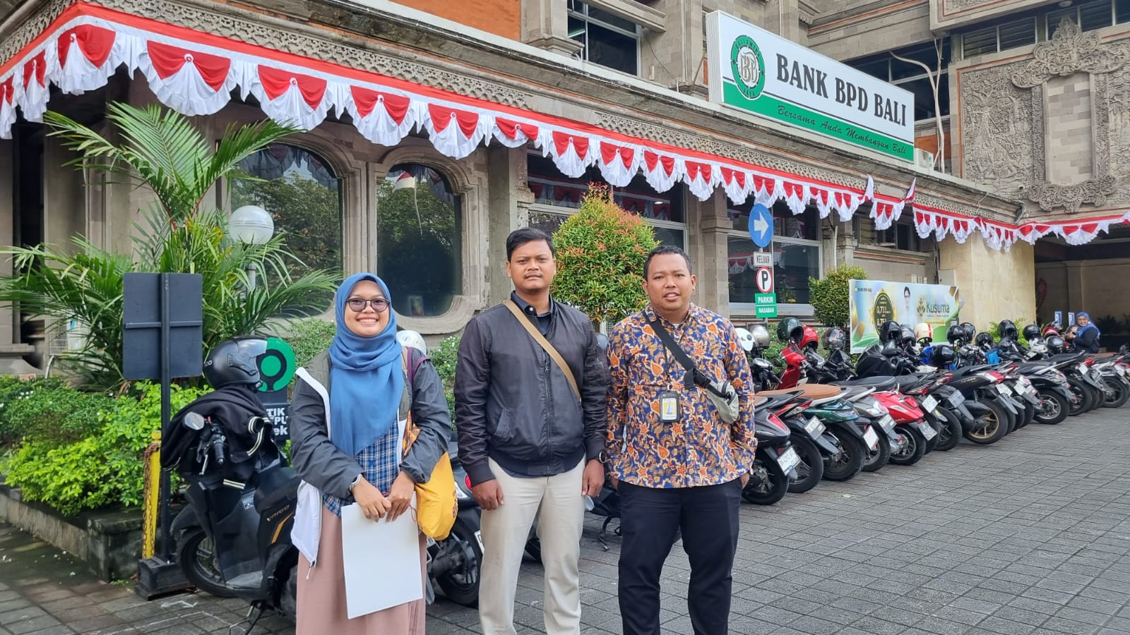 Bailiff of State Receivables visited Regional Development Bank Bali to carry out collection actions.