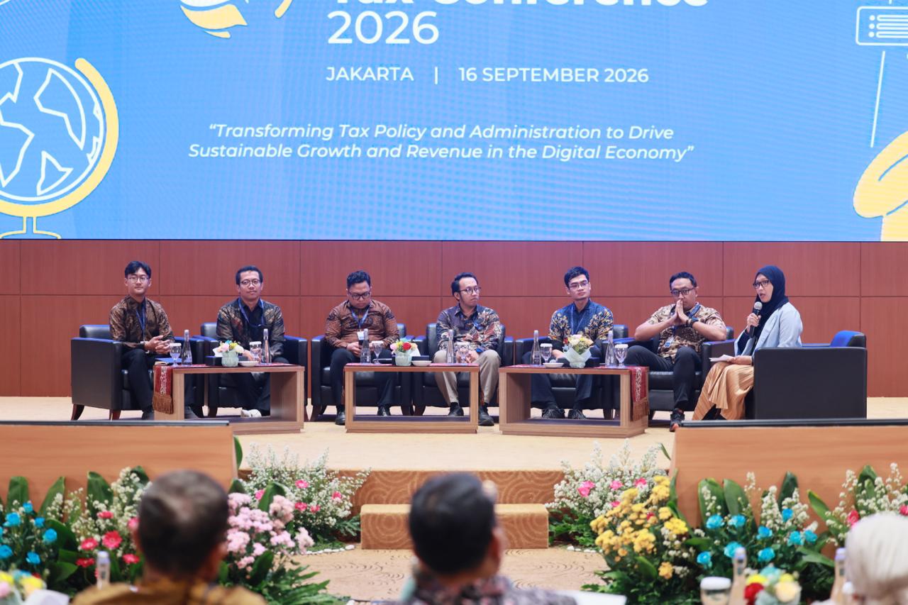 The six finalist papers were presented by the authors
