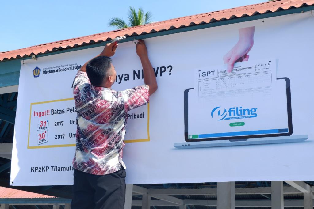 Pemasangan Spanduk II