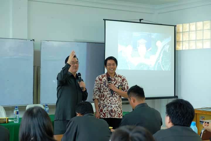 Ketua STIE Sultan Agung Pematang Siantar DR.Darwin Lie, S.E., M.M. menyampaikan sambutan dan sekaligus membuka acara edukasi pajak dalam rangka meningkatkan kesadara pajak