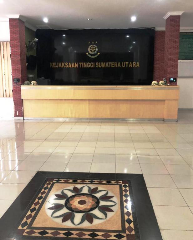 Lobby Gedung Kejaksaan Tinggi Sumatera Utara tampak dari depan