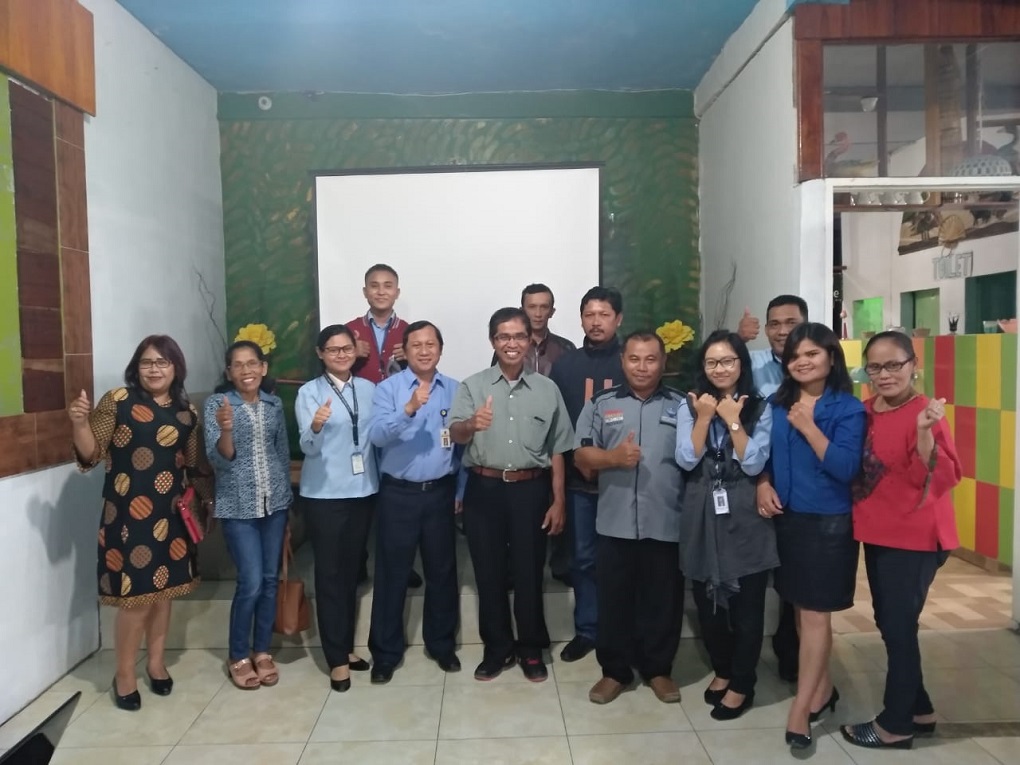 Foto bersama para pelaku koperasi di wilayah Dolok Sanggul