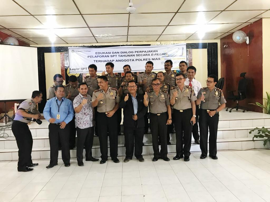 Foto bersama pejabat Eselon KPP Sibolga dengan jajaran Pimpinan Polres Nias