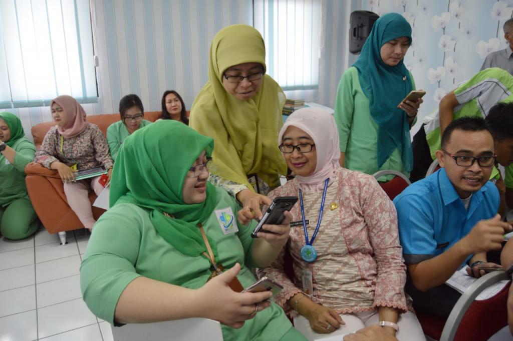 Pegawai RSUD diberikan arahan dalam mengisi SPT e-filing oleh Nur Komala Sari