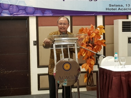 Kepala Bidang P2Humas Liberti Pandiangan sedang menyampaikan materi