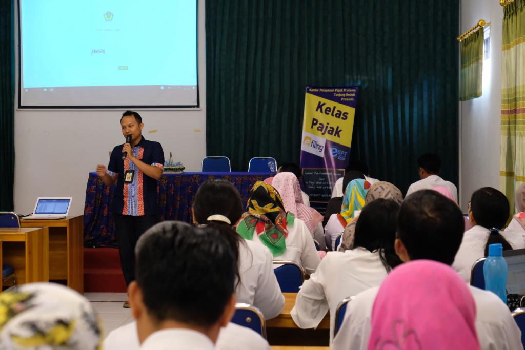 Edukasi oleh petugas penyuluh dari KPP Pratama Tanjung Redeb.