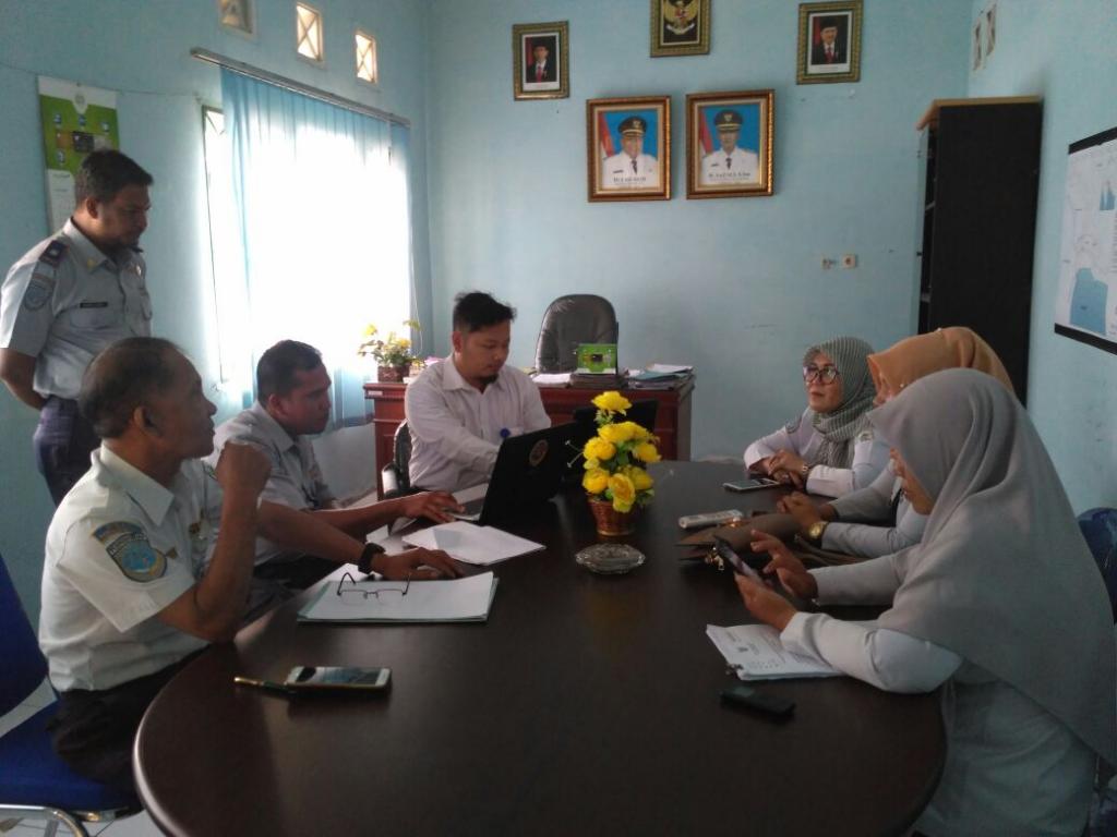 Abi Rafdi, pelaksana KP2KP Aceh Singkil memberikan sedikit paparan