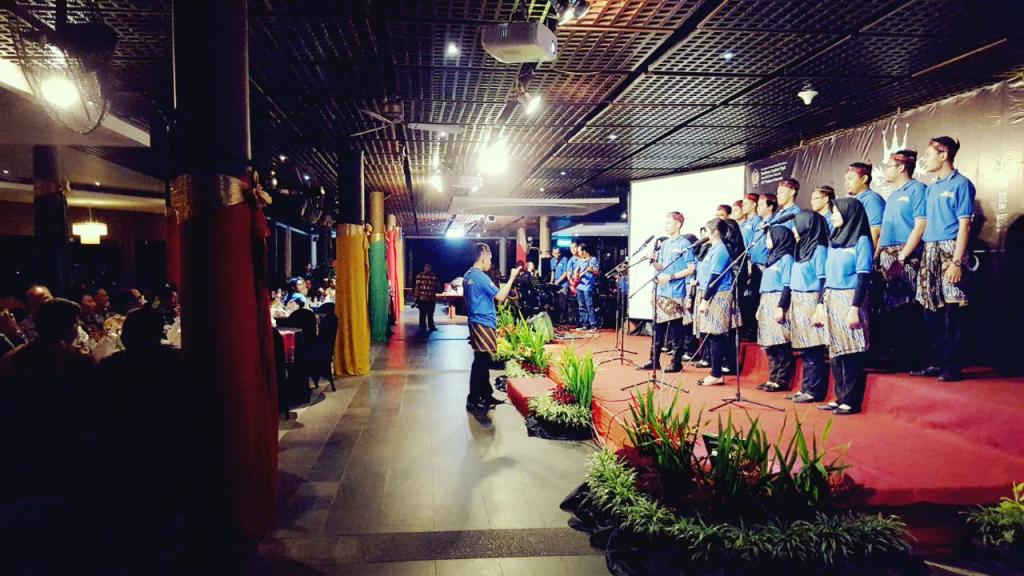 Penampilan dari 624 choir