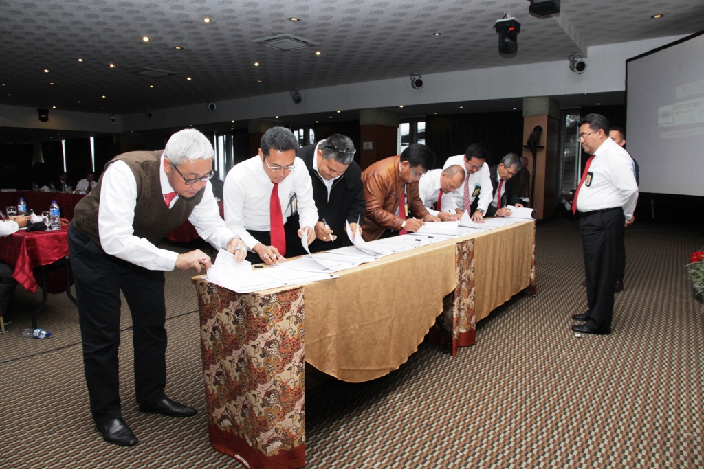 Penandatangan Kontak Kerja oleh Pejabat Eselon III yang memiliki Peta Strategis
