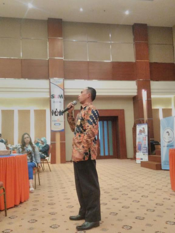 Ikhsan Amri Parinduri dari KPP Pratama Medan Polonia menjelaskan hak dan kewajiban perpajakan bagi pelaku usaha