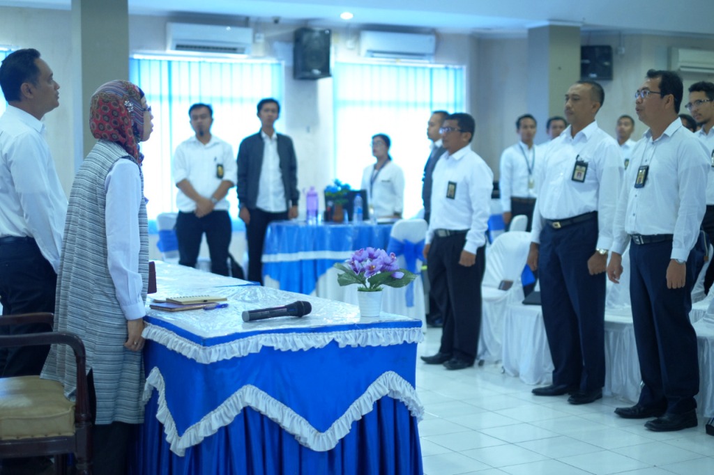 Pembukaan acara oleh Kabag Umum Kanwil DJP Sumut II Triyani Yuningsih sesudah menyanyikan lagu kebangsaan Indonesia Raya dan Mars DJP di hari pertama