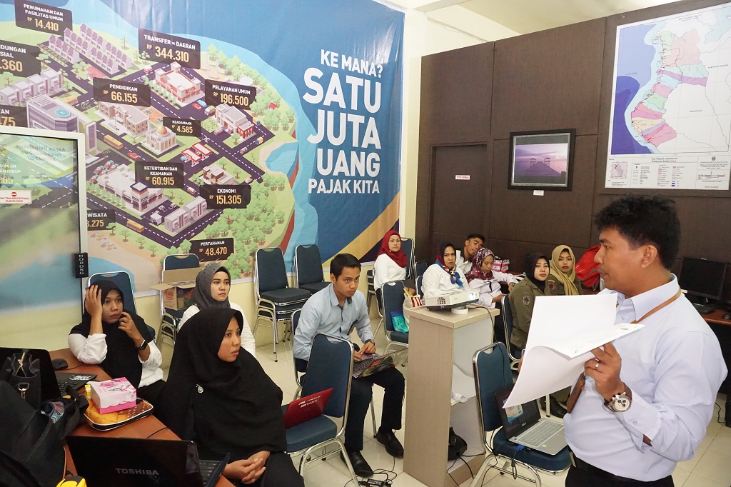 Kepala K2KP Lasusua menyampaiakan cara membuat Bukti Potong 1721-A2