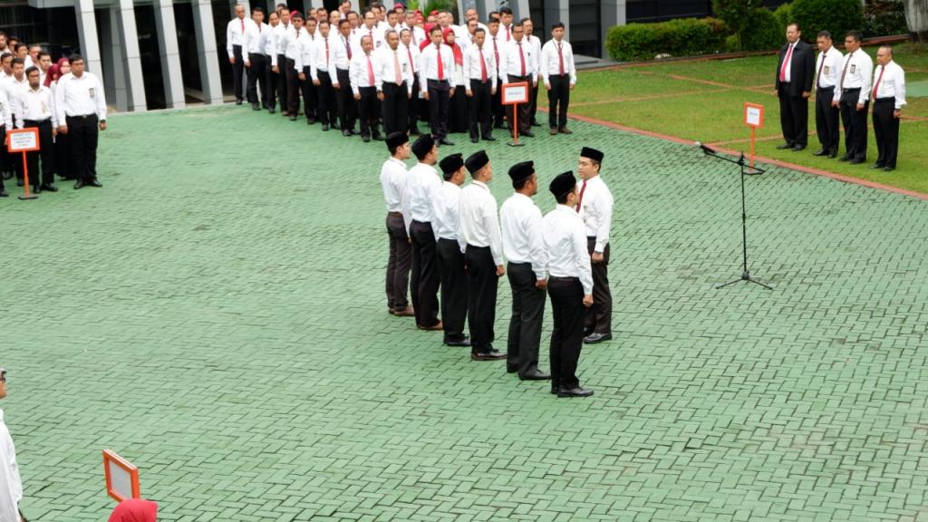 Laporan Komandan Peleton kepada Komandan Upacara