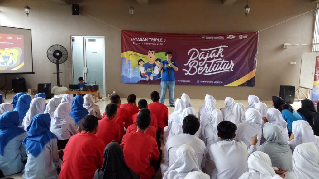 Kepala KPP Pratama Cileungsi menyampaikan sambutan.
