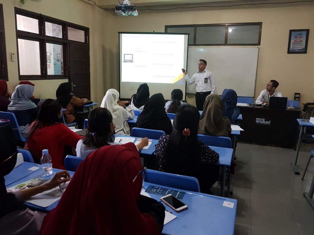 In frame, pelaksana P2Humas Kanwil DJP Kaltimra Andhika Ryan