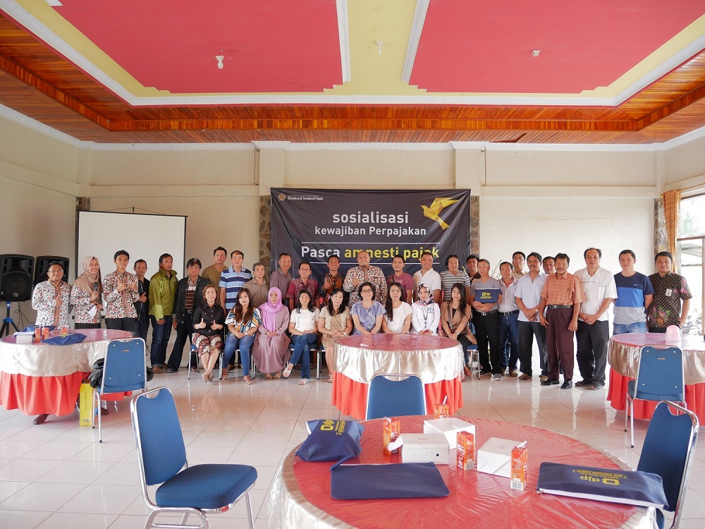 Sesi Foto Bersama Peserta Sosialisasi Kewajiban Perpajakan Pasca Amnesti Pajak