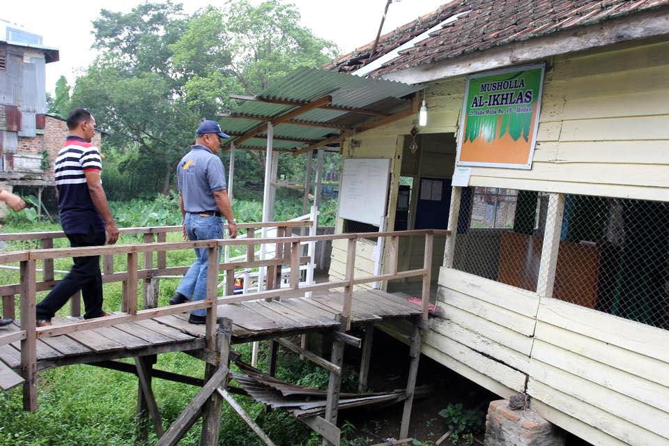 Kepala Kanwil DJP Sumatera Utara I meninjau fasilitas umum yang membutuhkan perbaikan