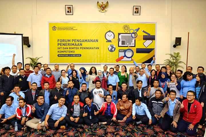Foto bersama usai forum digelar, memupuk kebersamaan dan sinergitas serta mengamankan penerimaan negera