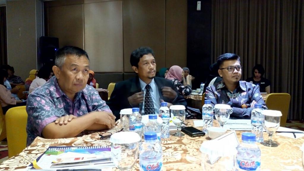 Ketua PHRI Sumsel, Kepala Kanwil DJP, dan Kepala Regional PT Pos.