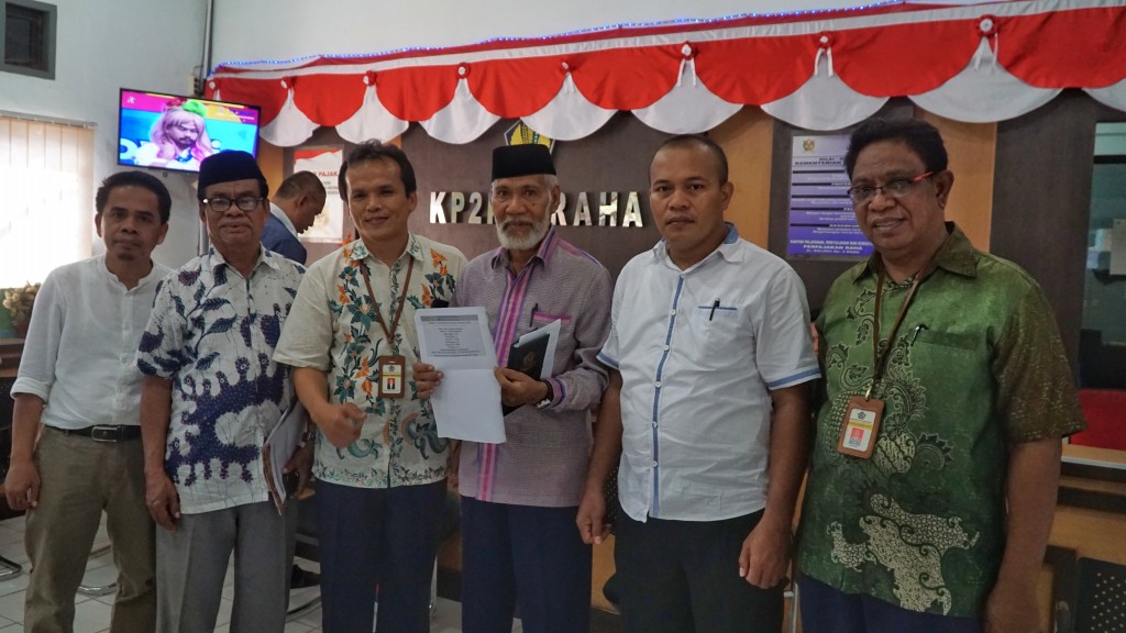 Berfoto Bersama setelah menyelesaikan pelaporan SPT Tahunan