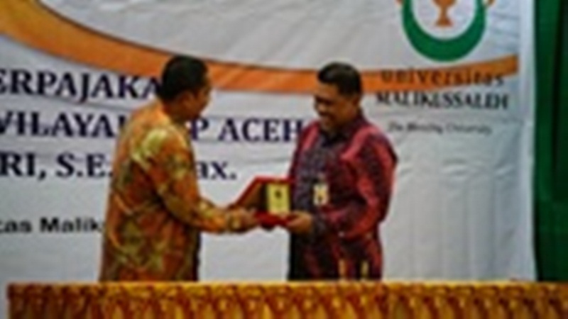 Tukar menukar cinderamata