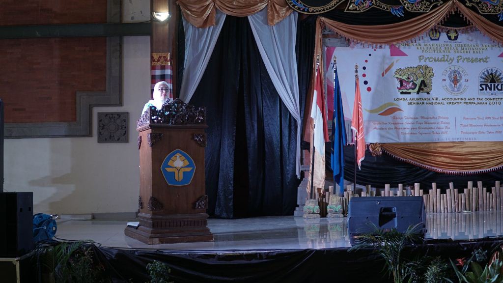 Kepala Bidang P2Humas Riana Budiyanti memberikan sambutan pada acara seminar