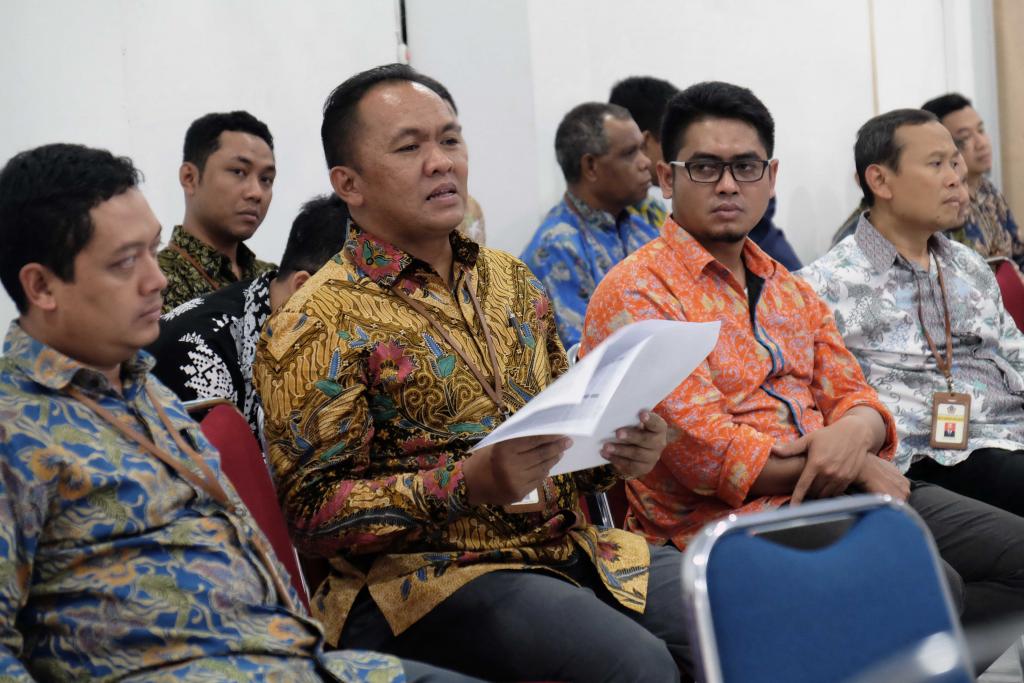 Diskusi yang berlangsung dalam rapat evaluasi SPT Tahunan