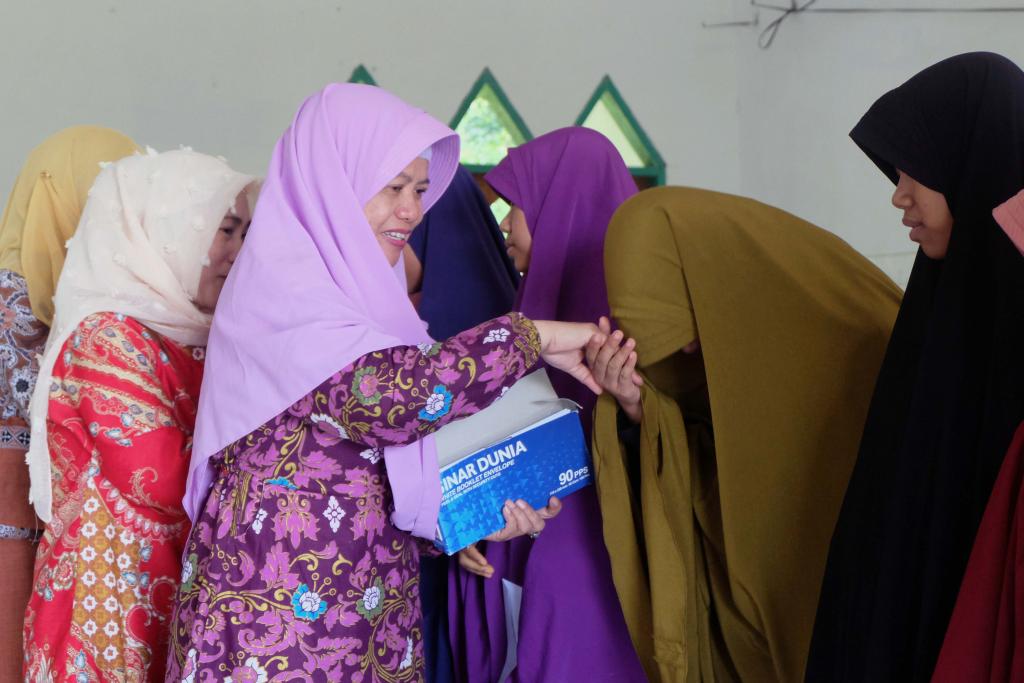 Pemberian santunan kepada anak yatim piatu