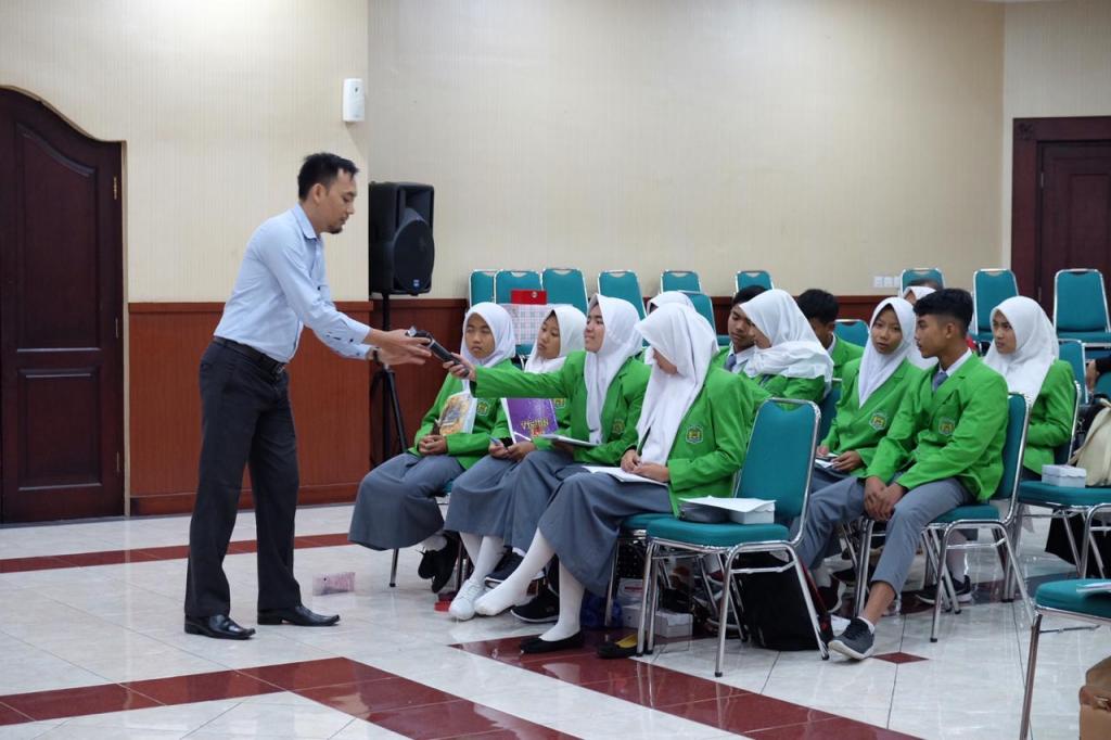 Sesi Diskusi tentang PPh Pasal 21 di Aula KPP Paratama Badung Selatan