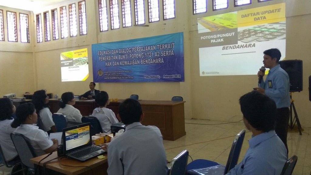 Pemaparan Materi oleh Account Rpresentative Muhammad Taufiq Ramdhan Lubis