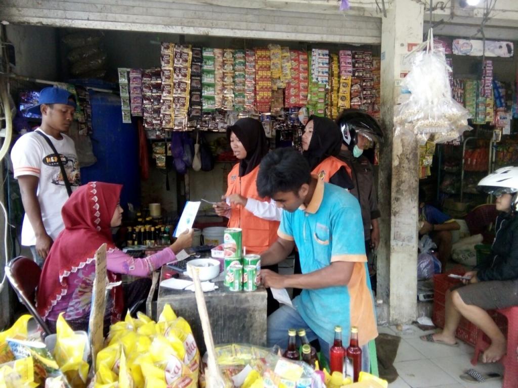 Pembagian Brosur PP46 dan e-Billing di Pasar Minulyo