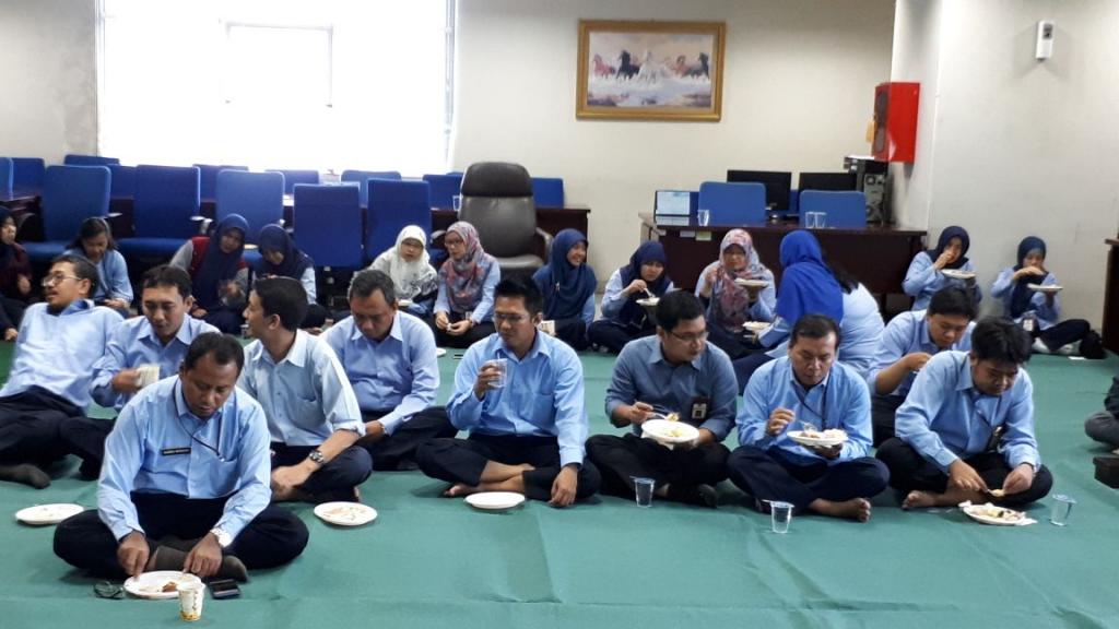 Sarapan pagi bersama seluruh anggota paguyuban