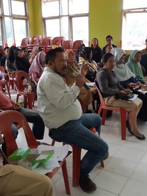 peserta kegiatan edukasi perpajakan yang bertanya mengenai peraturan PP 46 Tahun 2013