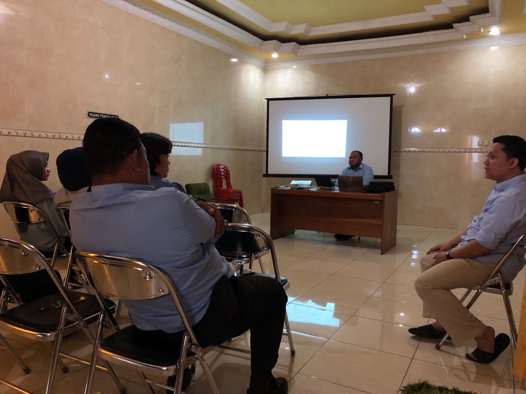 Suasana ketika menjelaskan poin penting dalam pelopran SPT Tahunan 2