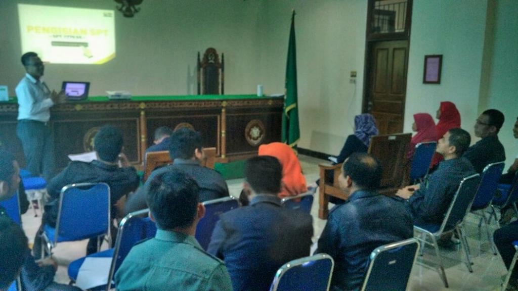 Suasana Sosialisasi Perpajak di Pengadilan Agama Muna