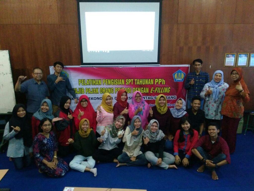 Foto bareng di sesi penutupan Pelatihan Pengisian SPT e-filling