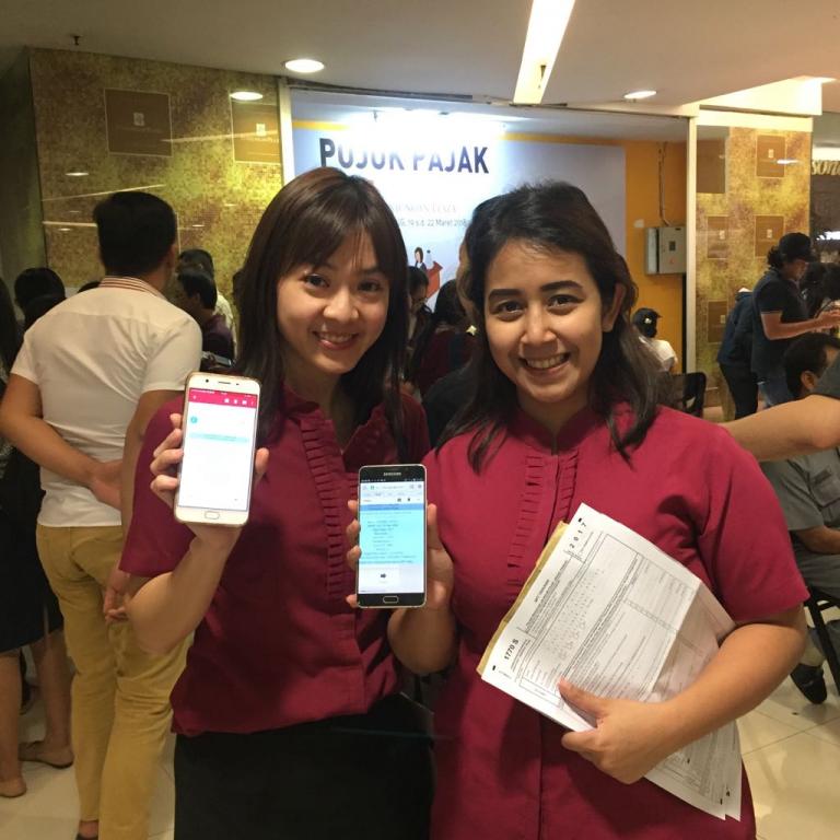 Senyum Puas Wajib Pajak setelah Lapor SPT via e-Filing