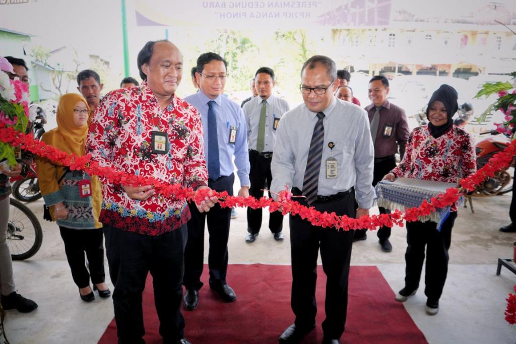 Prosesi Pemotongan Pita oleh Kakanwil DJP Kalbar