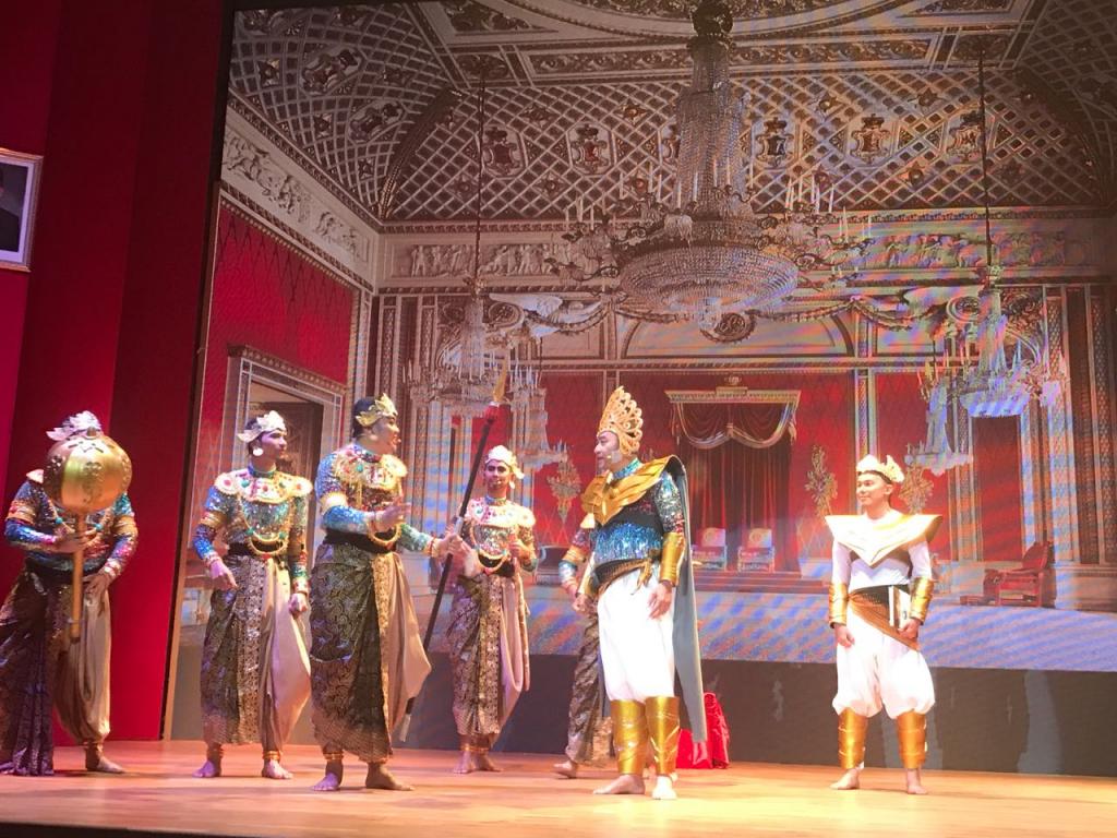 Salah satu penampilan pegawai KPP PMA Dua dan Kakanwil Khusus dalam acara Tax Gathering