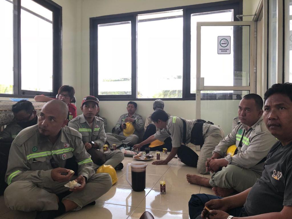 Para Perwakilan Karyawan Mendengarkan Pemaparan Materi PPh Pasal 21