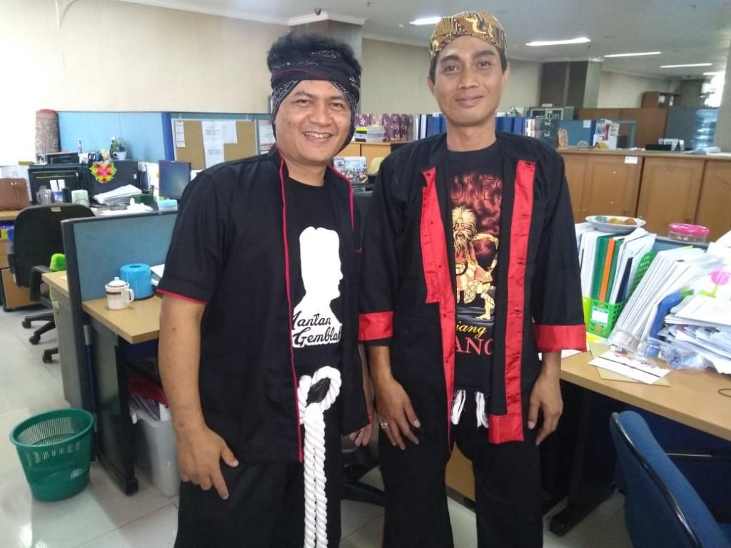 Para pegawai antusias dalam Peringatan Hari Jadi Kabupaten Ponorogo ke-522 dan Grebeg Suro 2018