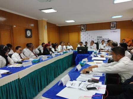 Kakanwil DJP Jakarta Timur selaku pimpinan rapat