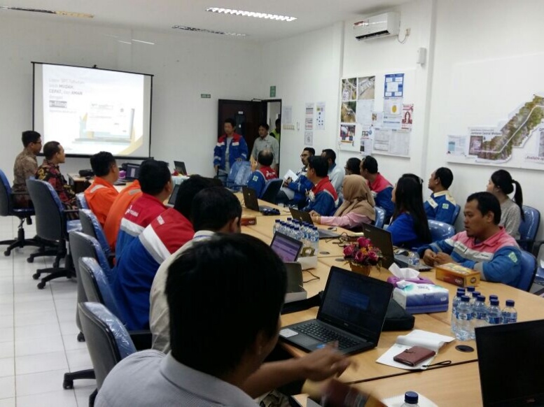 Suasana pembuatan efiling pegawai Pertamina EP Cepu, Kecamatan Ngasem, Kabupaten Bojonegoro