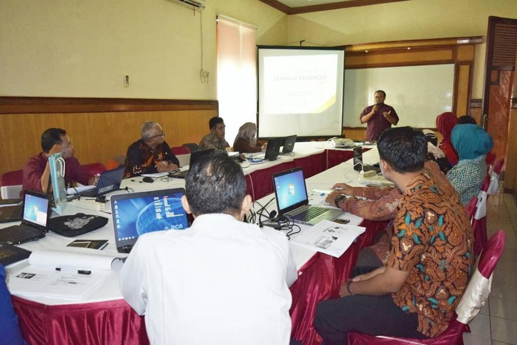 KPP Pratama Tegal Gencarkan Kegiatan Sosialisasi Tata Cara Pendaftaran Bagi Lembaga Keuangan dan Penyampaian Informasi Keuangan secara Otomatis (AEOI)