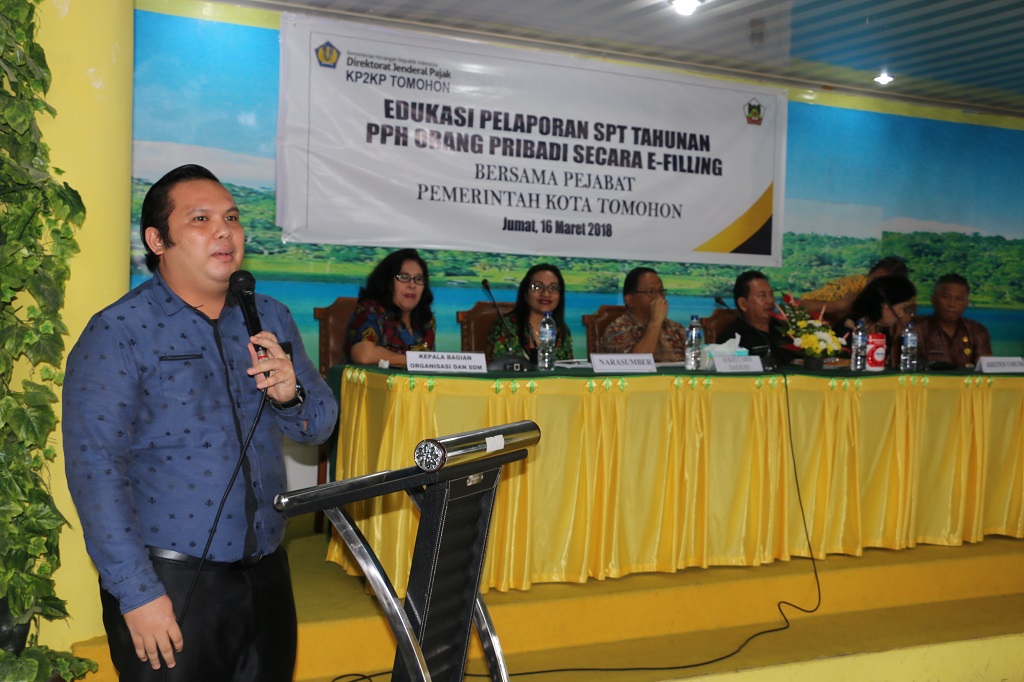 Narasumber saat memberikan materi