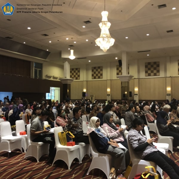 Antusias peserta ketika mendengarkan pemaparan materi dari narasumber